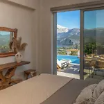 Xtc Kefalonia - X فيلة